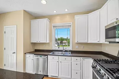 630 Sutherland Drive, Woodbury, MN 55129 - Photo 13