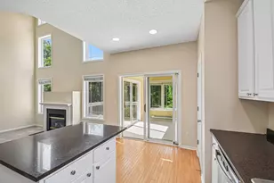 630 Sutherland Dr, Woodbury, MN 55129 - Photo 15