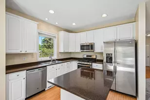 630 Sutherland Dr, Woodbury, MN 55129 - Photo 11