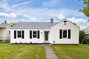 129 13th St, Cloquet, MN 55720 - Photo 1