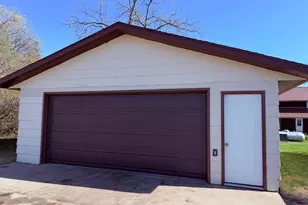 19 7th Ave NE, Elbow Lake, MN 56531 - Photo 3