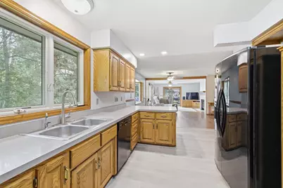 2217 Gentry Avenue N, Oakdale, MN 55128 - Photo 15