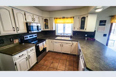 1937 19th Street S, Fargo,  58103 - Photo 7