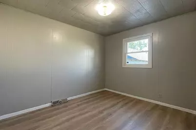 245 3rd Avenue SE, Wells, MN 56097 - Photo 11