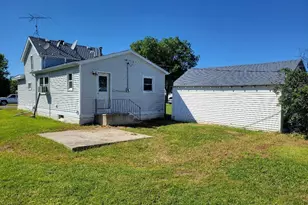 245 3rd Ave SE, Wells, MN 56097 - Photo 3