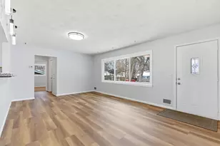 3418 Xenia Ave N, Crystal, MN 55422 - Photo 7