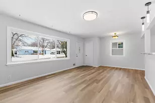 3418 Xenia Ave N, Crystal, MN 55422 - Photo 9