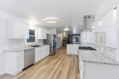 3418 Xenia Avenue N, Crystal, MN 55422 - Photo 13