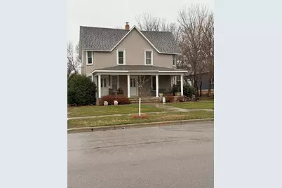504 W Marshall Street, Marshall, MN 56258 - Photo 1