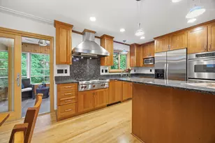 3121 W 84th St, Bloomington, MN 55431 - Photo 9