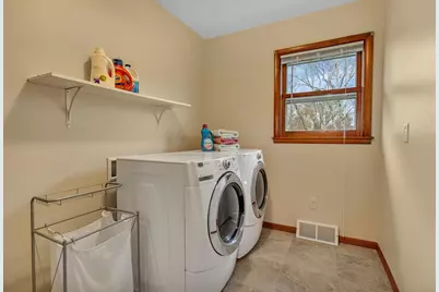 311 E Oak Avenue, Olivia, MN 56277 - Photo 17