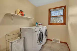 311 E Oak Ave, Olivia, MN 56277 - Photo 17