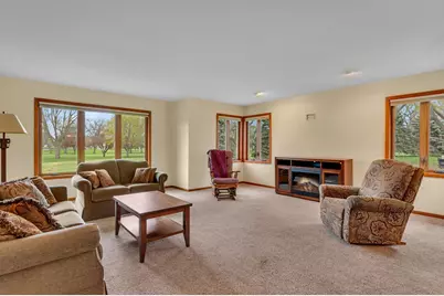 311 E Oak Avenue, Olivia, MN 56277 - Photo 5