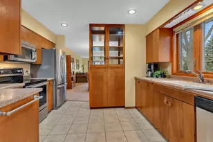 311 E Oak Ave, Olivia, MN 56277 - Photo 9