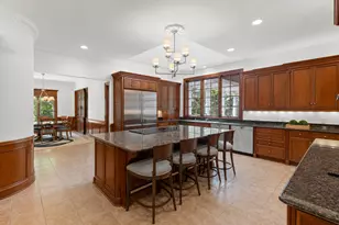 546 Harrington Rd, Wayzata, MN 55391 - Photo 9