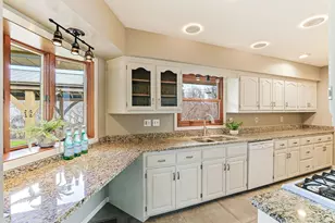 501 Drillane Rd, Hopkins, MN 55305 - Photo 9