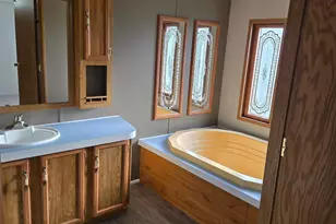 1975 Lancelot Ln, North Mankato, MN 56003 - Photo 9