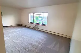 122 Spring St, River Falls, WI 54022 - Photo 3