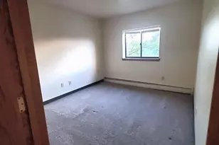 122 Spring St, River Falls, WI 54022 - Photo 9