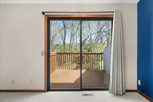 995 Heritage Ct E, Vadnais Heights, MN 55127 - Photo 7