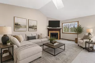 995 Heritage Ct E, Vadnais Heights, MN 55127 - Photo 1