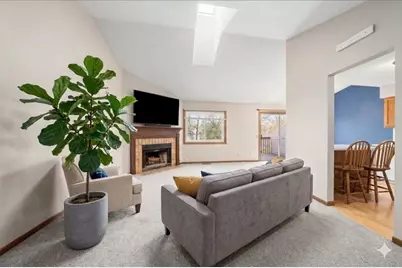 995 Heritage Court E #303, Vadnais Heights, MN 55127 - Photo 5