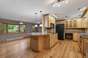639 Barbara Ln, Lino Lakes, MN 55014 - Photo 3