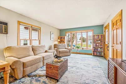 645 W 3rd Street, Rush City, MN 55069 - Photo 5