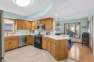 654 8th Ave NW, New Brighton, MN 55112 - Photo 11