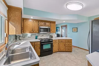 654 8th Avenue NW, New Brighton, MN 55112 - Photo 13