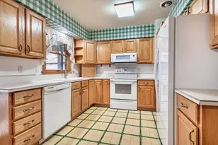 413 E St Charles Ave, Fergus Falls, MN 56537 - Photo 9