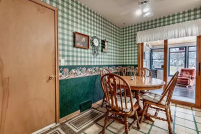 413 E St. Charles Avenue, Fergus Falls, MN 56537 - Photo 7