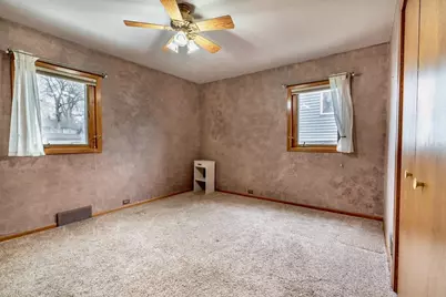 413 E St. Charles Avenue, Fergus Falls, MN 56537 - Photo 17