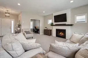 429 Mario Dr, Vadnais Heights, MN 55127 - Photo 3
