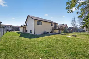 2807 25th St NW, Rochester, MN 55901 - Photo 5