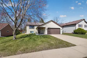 2807 25th St NW, Rochester, MN 55901 - Photo 3