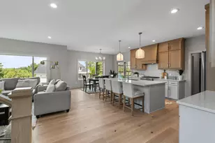 11732 Azure Cir, Inver Grove Heights, MN 55077 - Photo 3