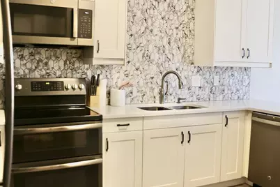 18081 Settlers Way, Eden Prairie, MN 55347 - Photo 3