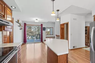 2242 Jennifer Ln, North Saint Paul, MN 55109 - Photo 7