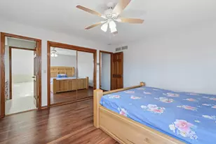 2242 Jennifer Ln, North Saint Paul, MN 55109 - Photo 9