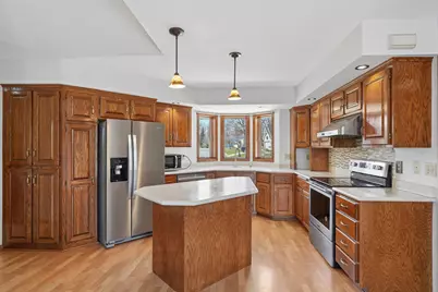 2242 Jennifer Lane, North Saint Paul, MN 55109 - Photo 5