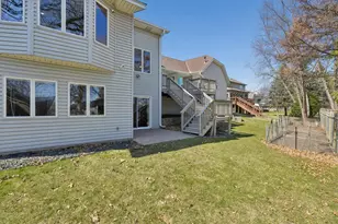 2242 Jennifer Ln, North Saint Paul, MN 55109 - Photo 19