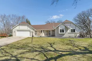 2242 Jennifer Ln, North Saint Paul, MN 55109 - Photo 1