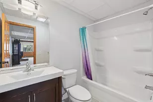 2242 Jennifer Ln, North Saint Paul, MN 55109 - Photo 15