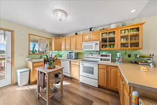 229 Bluff Dr, Somerset, WI 54025 - Photo 7