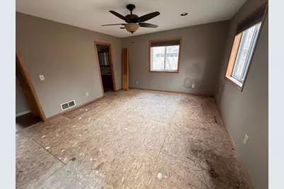 2076 Flanders Road, North Saint Paul, MN 55109 - Photo 9