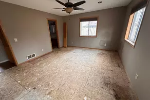 2076 Flanders Rd, North Saint Paul, MN 55109 - Photo 9