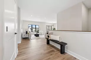 3916 Mcmenemy St, Vadnais Heights, MN 55127 - Photo 3