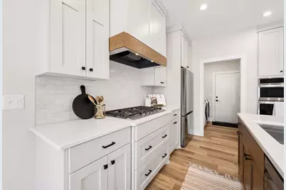 3916 McMenemy Street, Vadnais Heights, MN 55127 - Photo 7