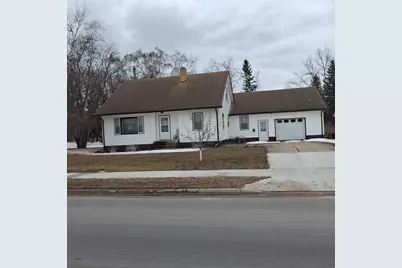 912 3rd Street NE, Roseau, MN 56751 - Photo 1